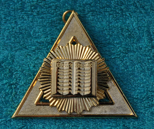 Royal Arch Chapter Officers Collar Jewel - 3rd Principal - J - Click Image to Close